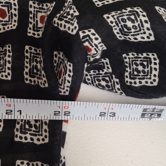 HippIe Laundry Surplice Blouse size Large - Picture 6 of 8